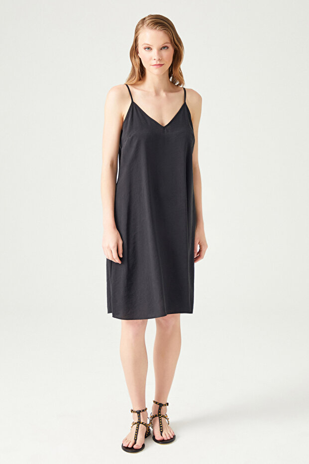 Askılı V Yakalı Elbise - 2