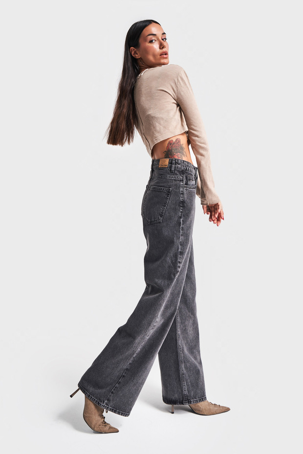 Damen Jeans mit weitem Bein und geräucherter Farbe - 5