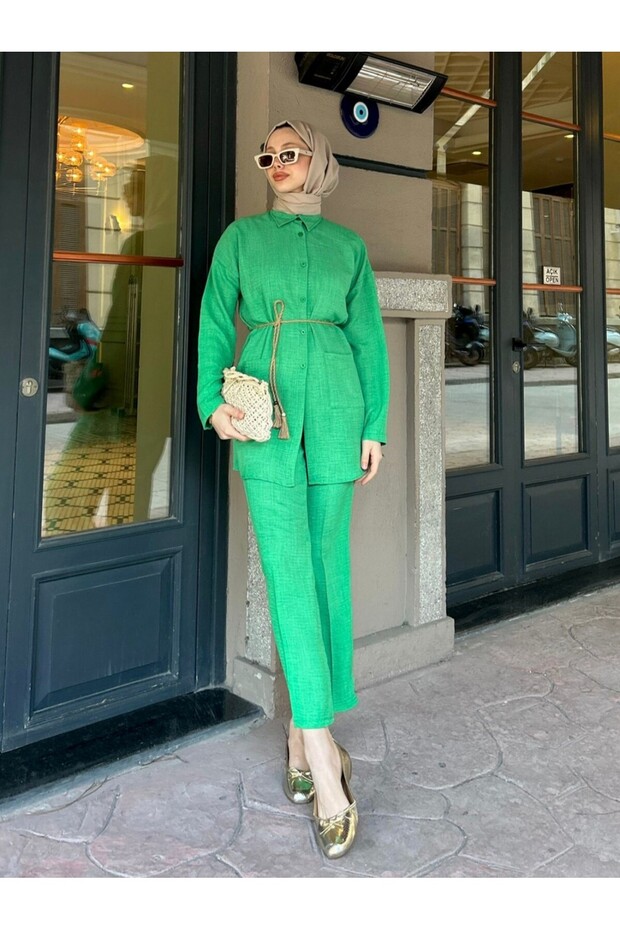 Linen Suit with Straw Belt and Pockets - Green