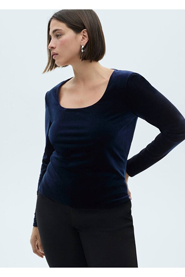 Dekolte kadife tişört - 5