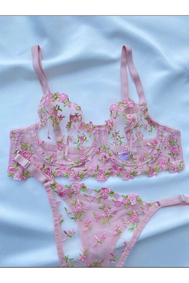 طقم حمالة صدر Underwire حمالة صدر بتفاصيل دانتيل