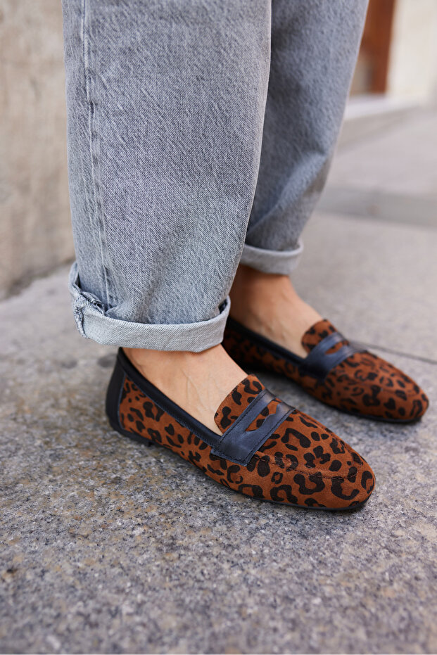 Vanessa Women's Tan Leopard Black Garnish True Leather Shoes