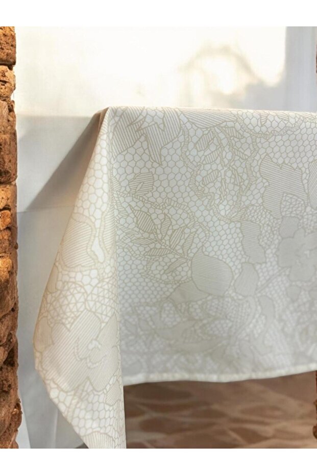 Natural Elegance Rectangular Tablecloth (140X220 cm)