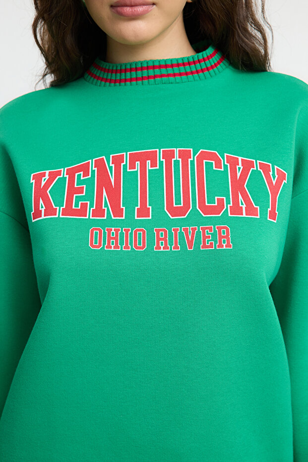 Açık Yeşil Slogan Baskılı Oversize/Geniş Kalıp Kalın İçi Polarlı Örme Sweatshirt TWOAW25SW00239 - 4