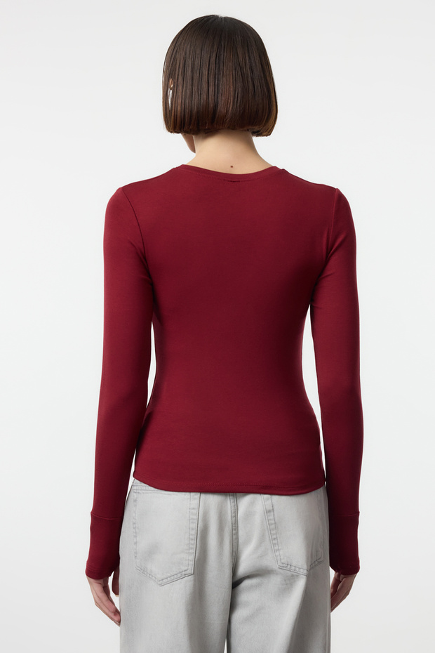 Bordo Viskon/Yumuşak Kumaşlı Parmak Geçme Detaylı Esnek Örme Bluz TWOAW25BZ00014 - 5