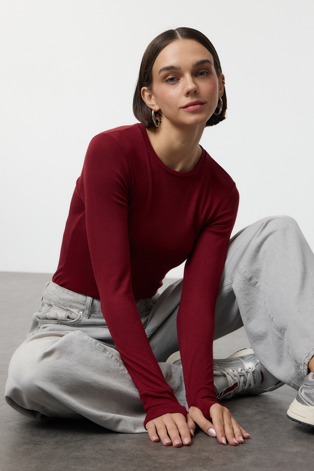Bordo Viskon/Yumuşak Kumaşlı Parmak Geçme Detaylı Esnek Örme Bluz TWOAW25BZ00014 - 2