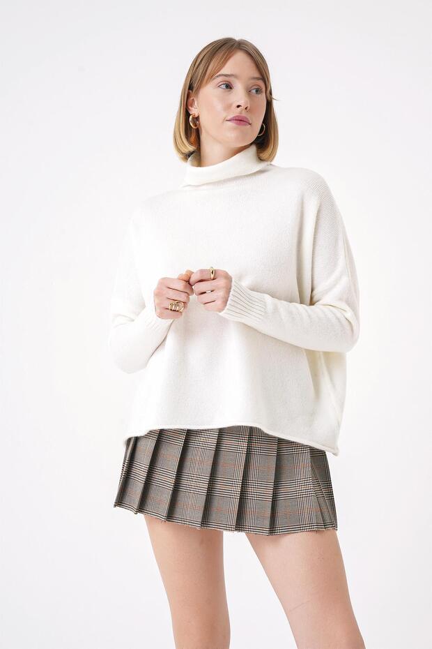 Women's Soft Textured Oversize Turtleneck Knitwear Sweater White 25W3014