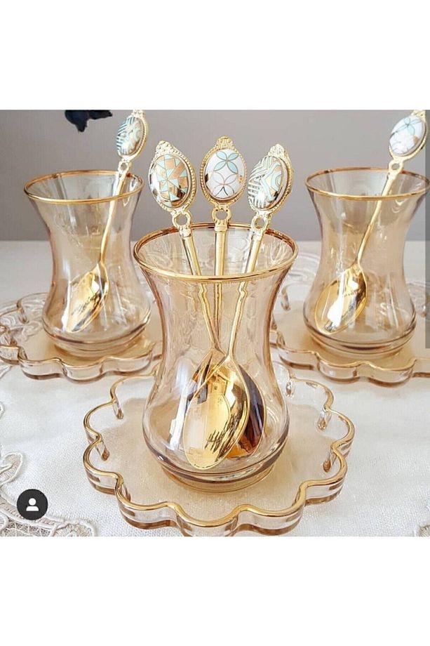 Melis Gold 12 Parça Çay Seti.6 Adet Bardak 6 Adet Tabak Kaşık Yoktur - 1