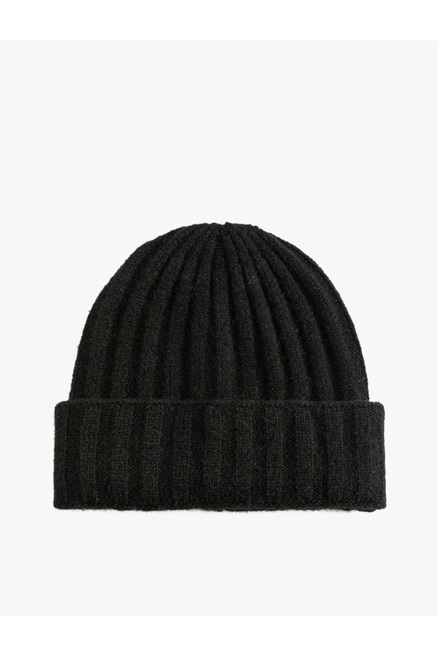 Knitted Beanie with Basic Fold Detail