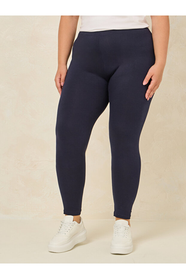 بنطلون ضيق بمقاسات كبيرة - 1