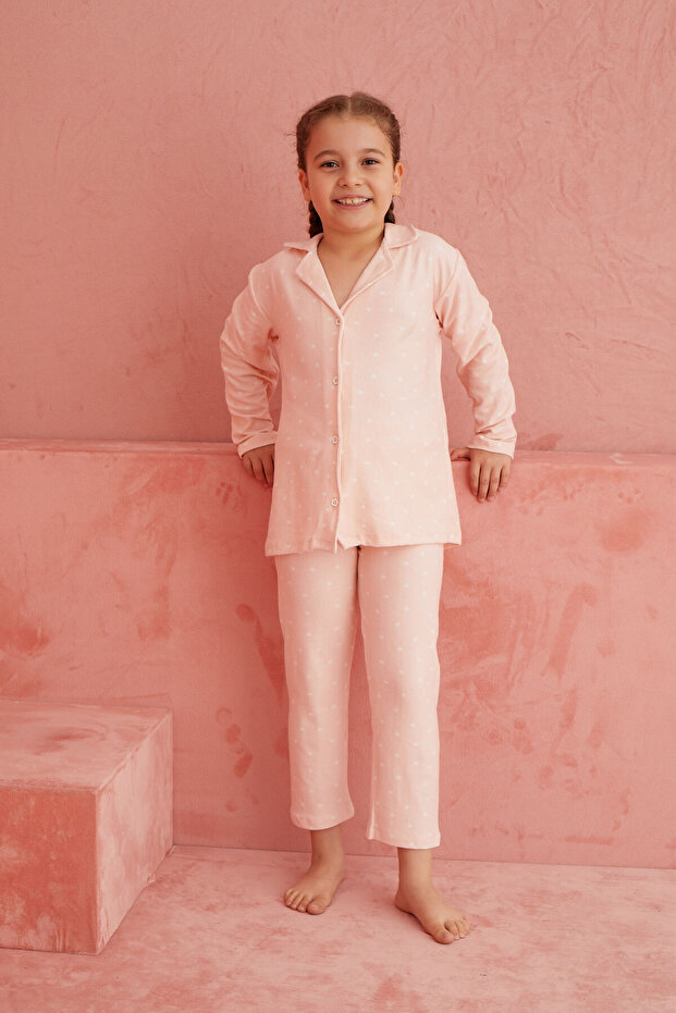 طقم بيجامة من جلد الغزال بأزرار أمامية بنمط نجمة السلمون - 3