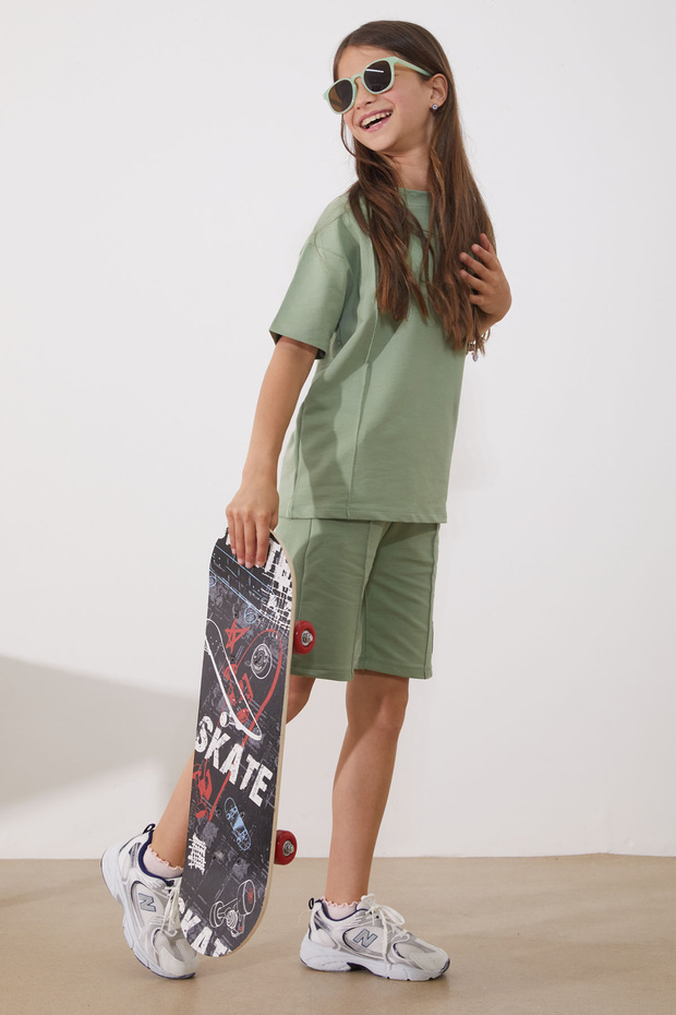 Haki Oversize Tişörtlü Çımalı Kız Çocuk Şortlu Takım 18906 - 2