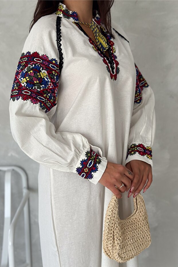 Rochie albă de damă brodata - 4