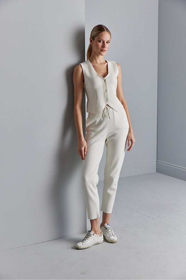 Kuşaklı Triko Yelek - 3