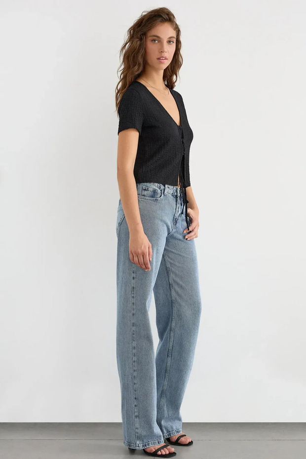 Kısa Kollu Bağlama Detaylı Bluz - 1