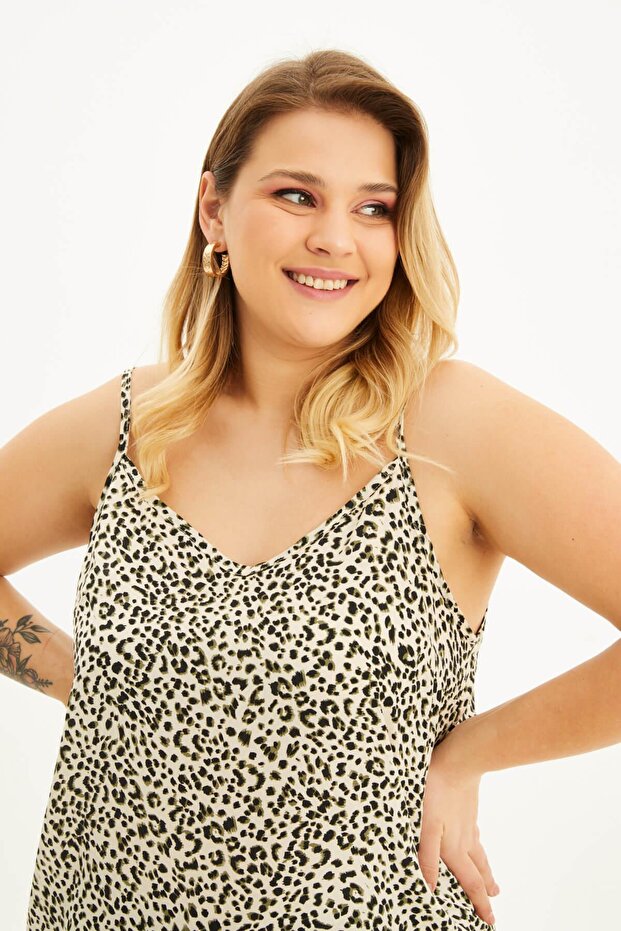 بلوزة منقوشة مع حزام حبل - 3