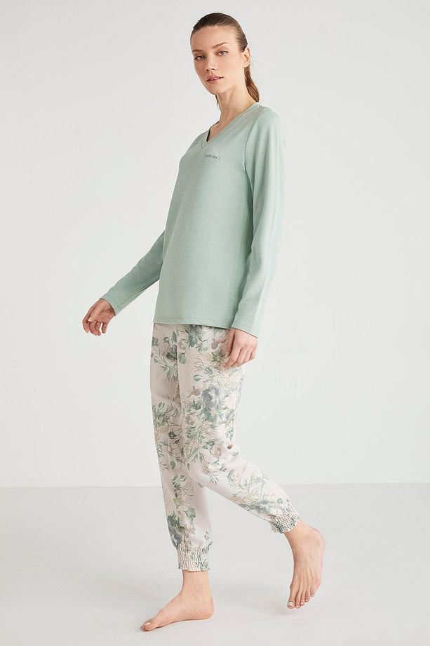 Çiçek desenli pijama takımı - 2