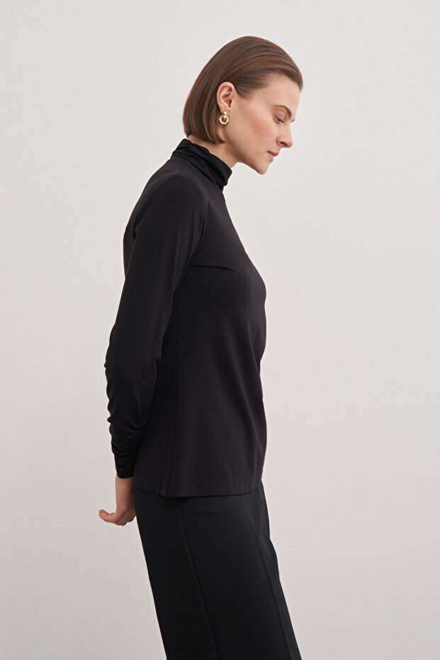 Büzgü Detaylı Bluz - 5