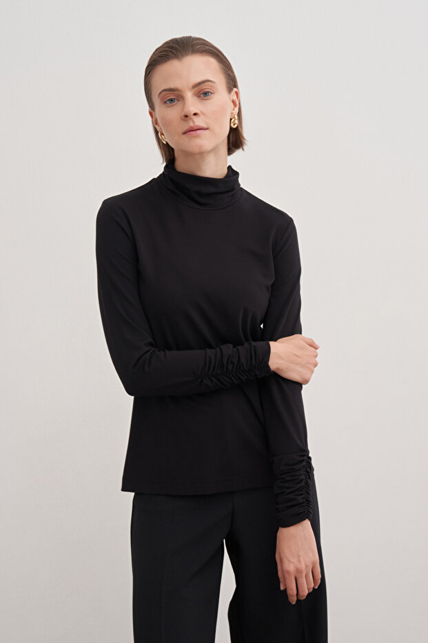 Büzgü Detaylı Bluz - 3