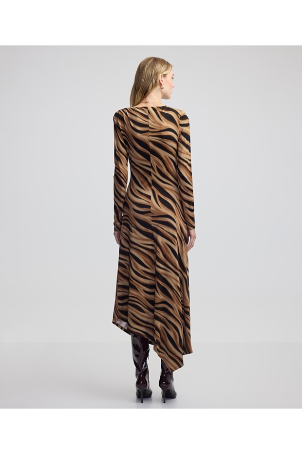 Desenli ve drapeli elbise - 5