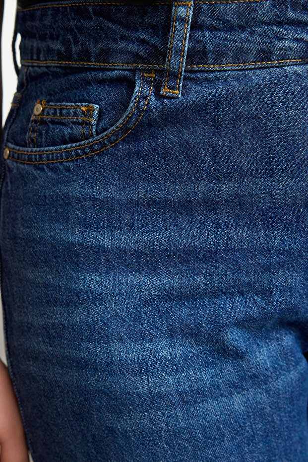 Koyu Mavi Yüksek Bel Vintage Yıkama Straight Fit %100 Pamuk Non-Stretch Jeans TBBSS24CJ00042 - 4