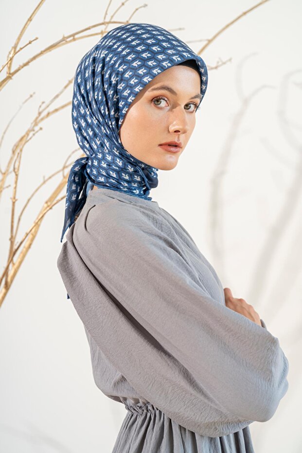 وشاح نسائي ناعم بنمط التوليب