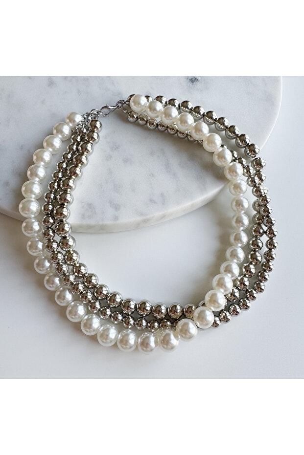 Necklace with 3 Pearls