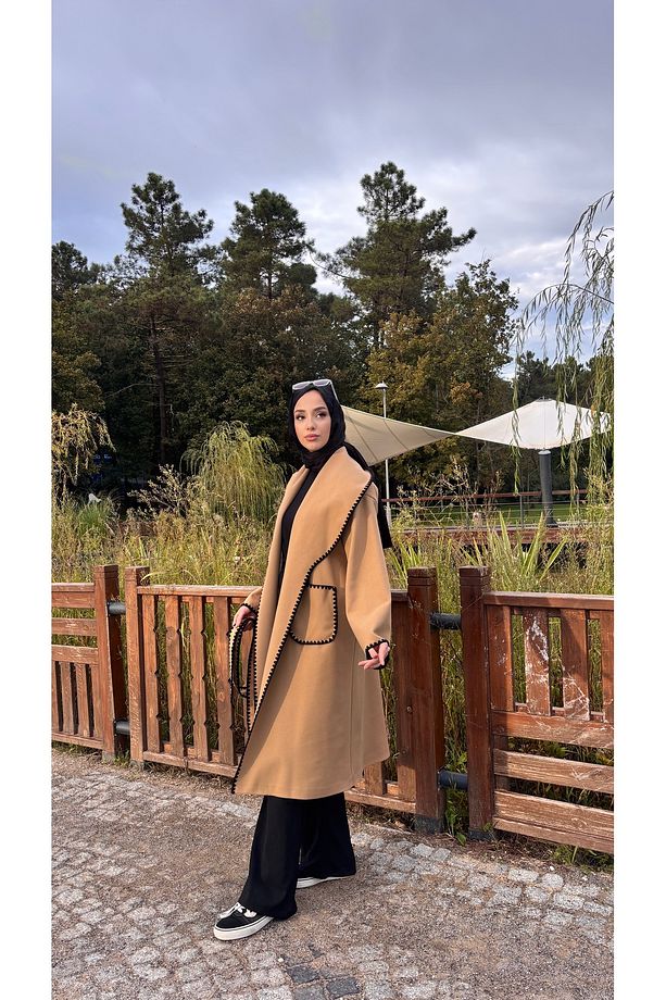 İŞLEMELİ BORNOZ TİP KUŞAKLI ASTARLI KADIN KABAN - 3