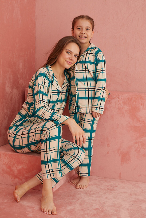 Bej-Yeşil Ekose Desenli Önden Düğmeli Süet Pijama Takım - 1