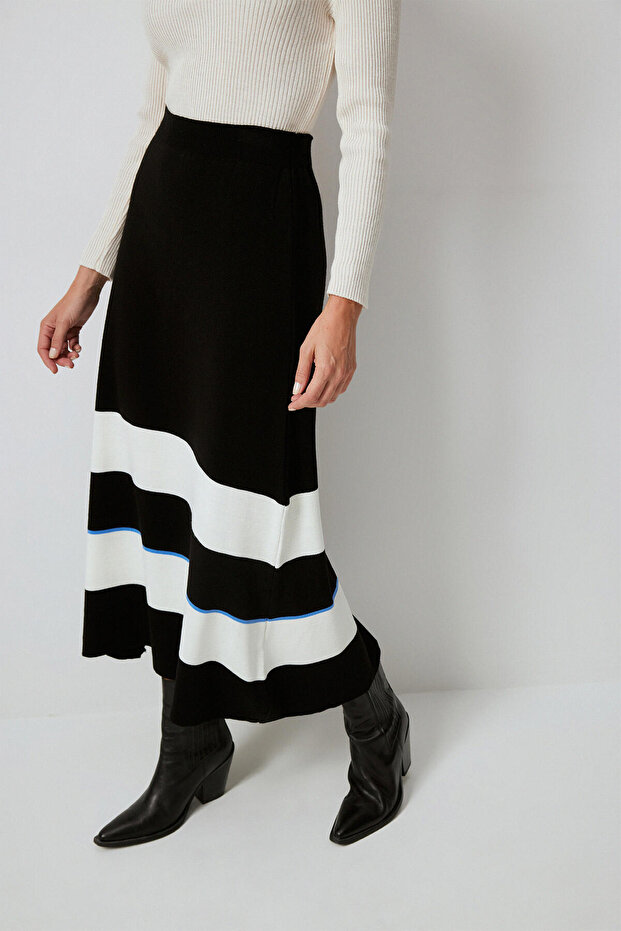 Stripe Knit Skirt with Elastic Waist