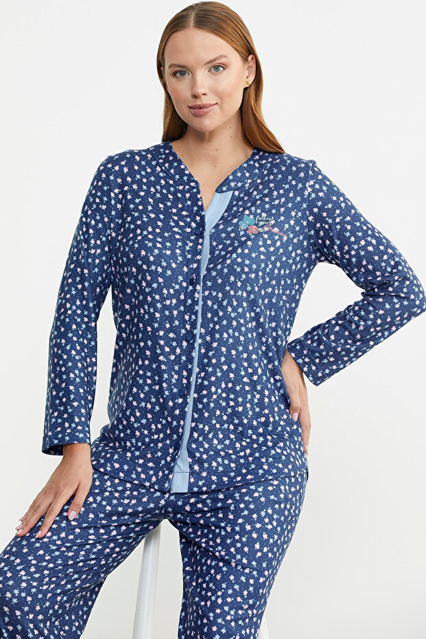 طقم بيجامة بأكمام طويلة وأزرار باللون الأزرق - 5