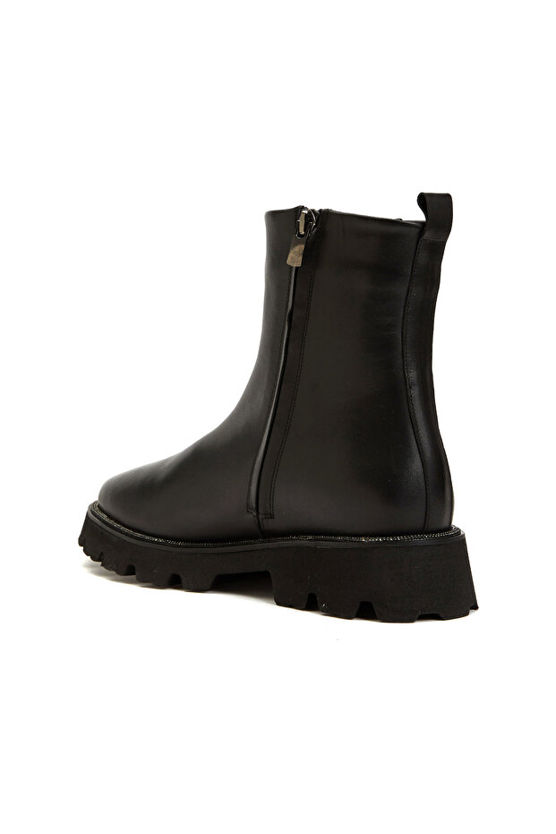 Siyah Kadın Bot - 3