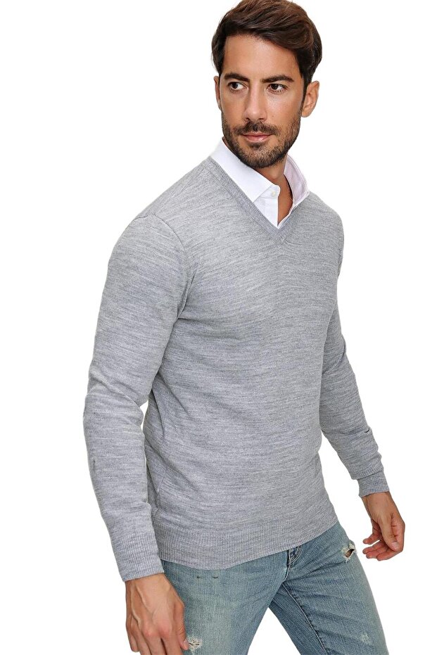Men's Gray V-Neck Knitwear Sweater 20w151