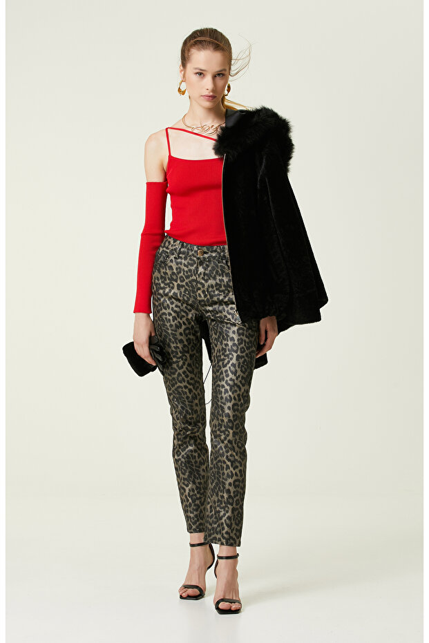 Kırmızı Kazak - 2