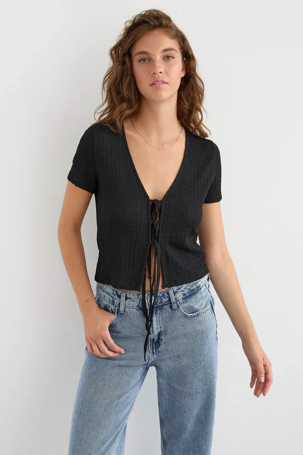 Kısa Kollu Bağlama Detaylı Bluz - 3