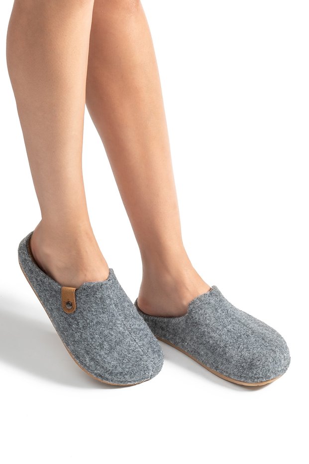 Teina Sabo Women'S, Waitress Style House Slippers, Gray, Size 36/40.