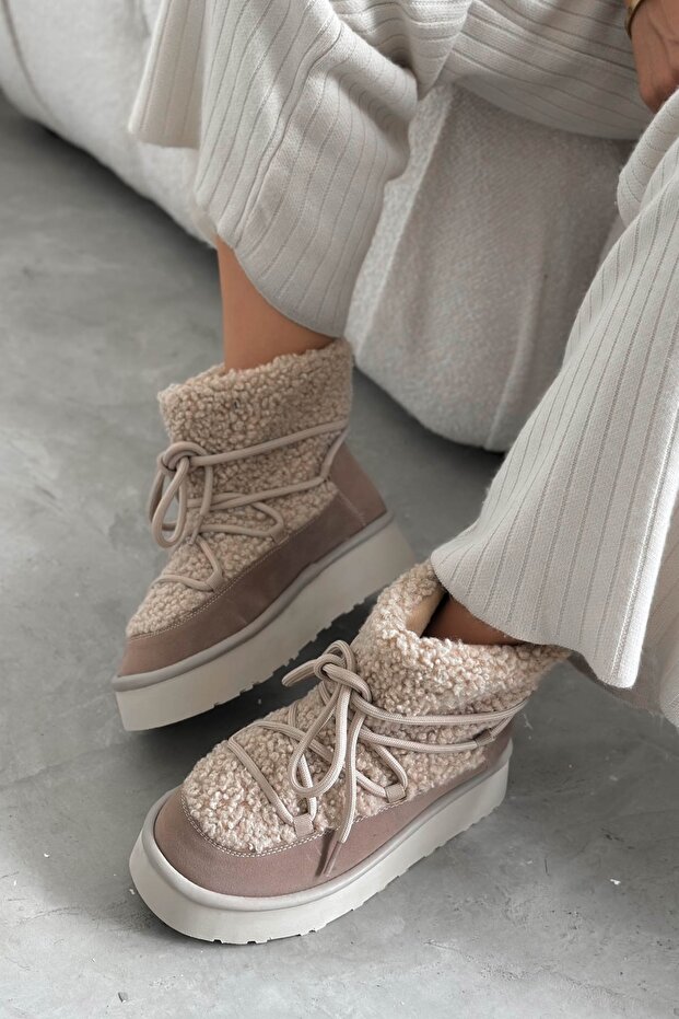 Frigo Beige Plush Lace Detail Women's Winter Boots