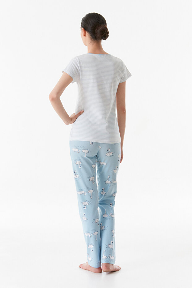 طقم بيجامة بنقشة البجعة - 5