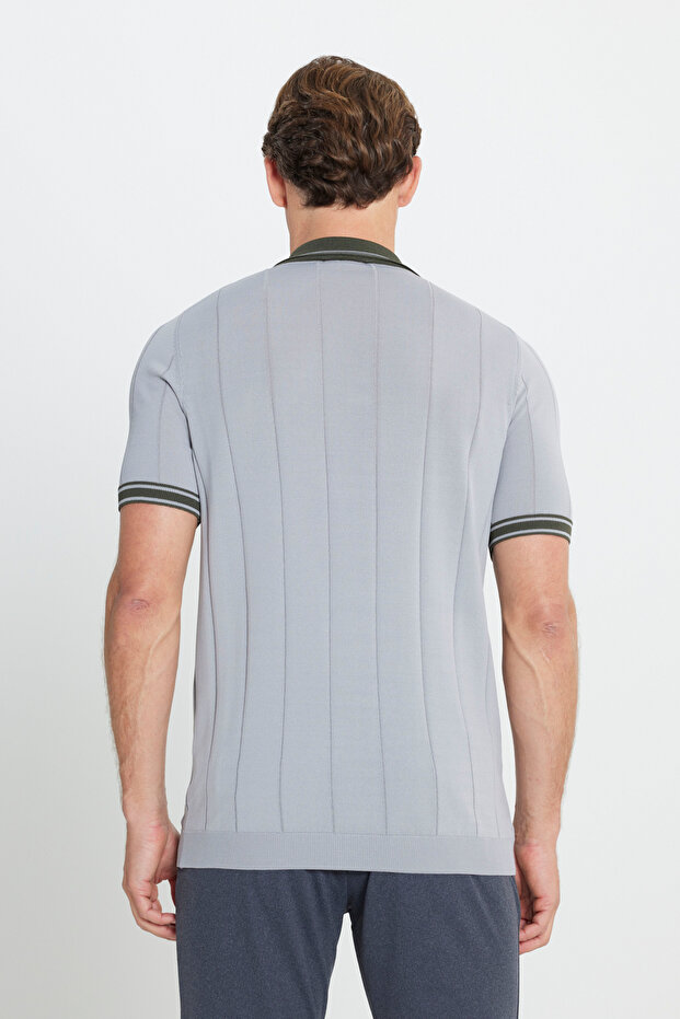 Erkek Gri-Haki Standart Fit Normal Kesim Polo Yaka Jakarlı Triko Tişört - 5