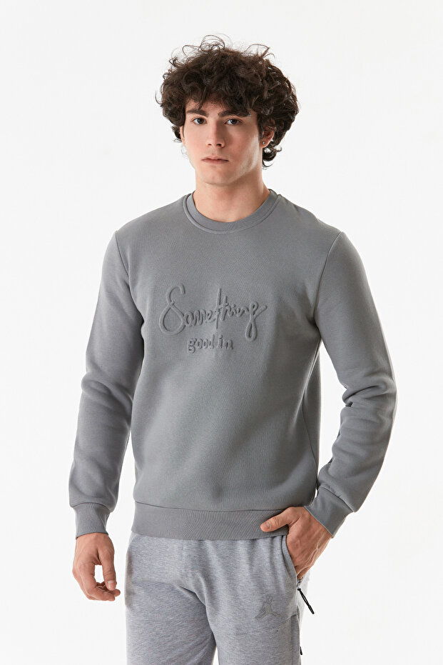 3 Thread Embossed Crew Neck Sweatshirt - 2