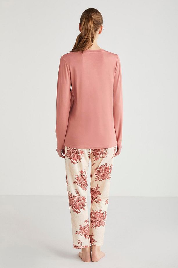Yumuşak dokulu pijama takımı - 4