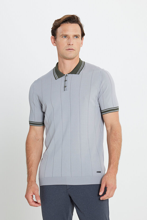 Erkek Gri-Haki Standart Fit Normal Kesim Polo Yaka Jakarlı Triko Tişört - 3