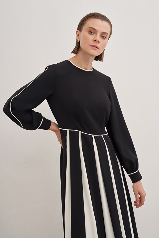 Etek Kısmı Parçalı Elbise - 3