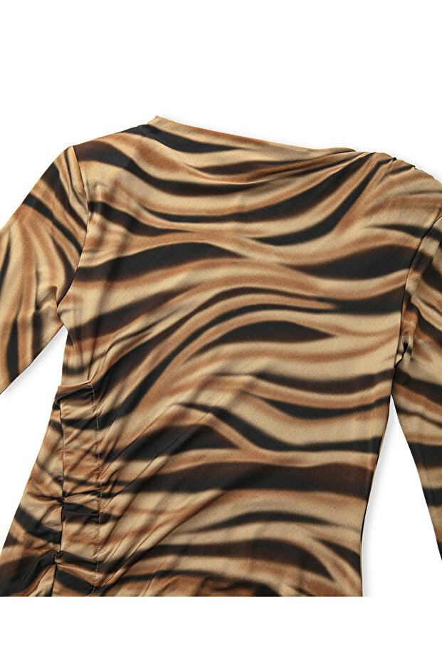 Desenli ve drapeli elbise - 4