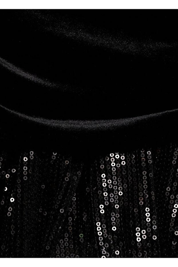 Payet Detaylı Kadife Bluz - 8