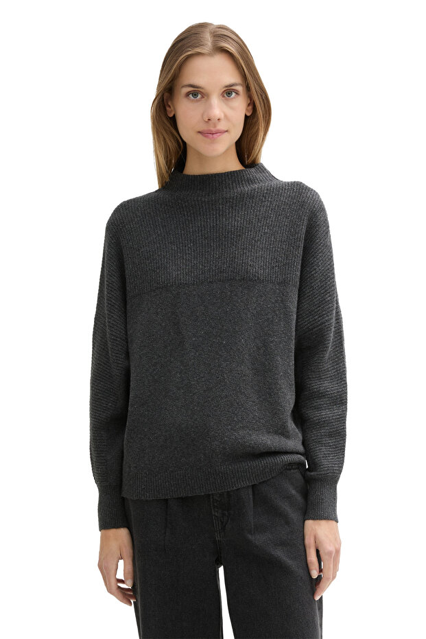 Structured Batwing Pullover - 4