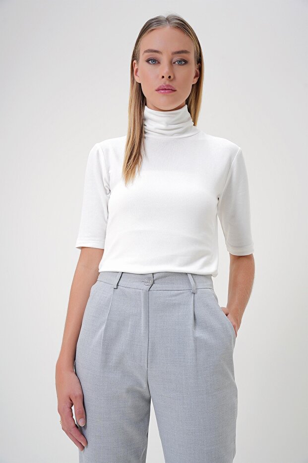 Women's White Turtleneck Half Sleeve Knitwear Blouse Alc-X13007