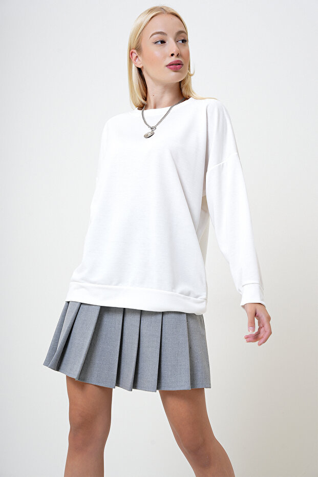 Kadın Beyaz Bisiklet Yaka Oversize Basic Sweatshirt Prm1096 - 1