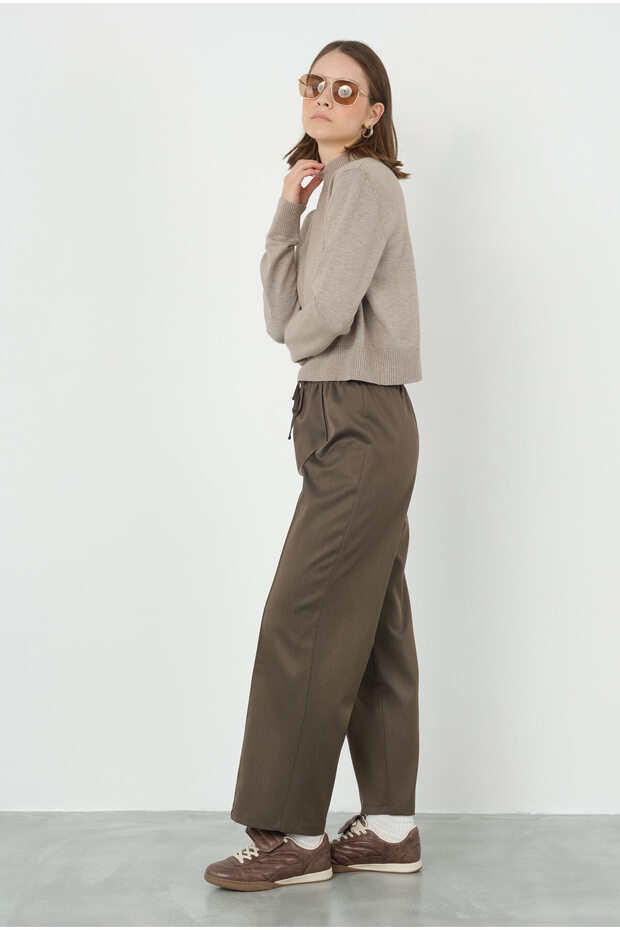 Walnut Shell Patterned Trousers with Stitching Detail - 4