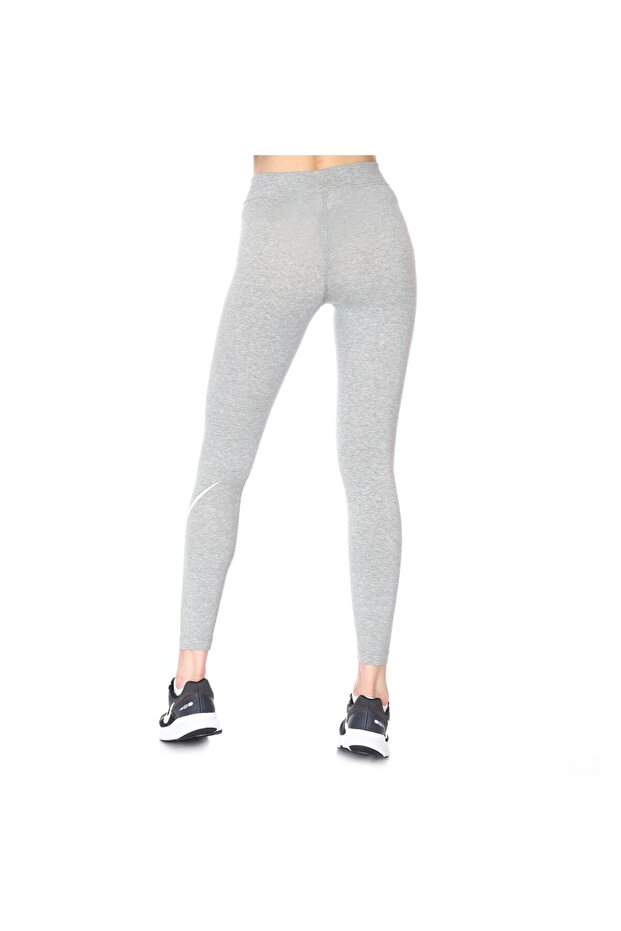 Sportswear Essential - 2